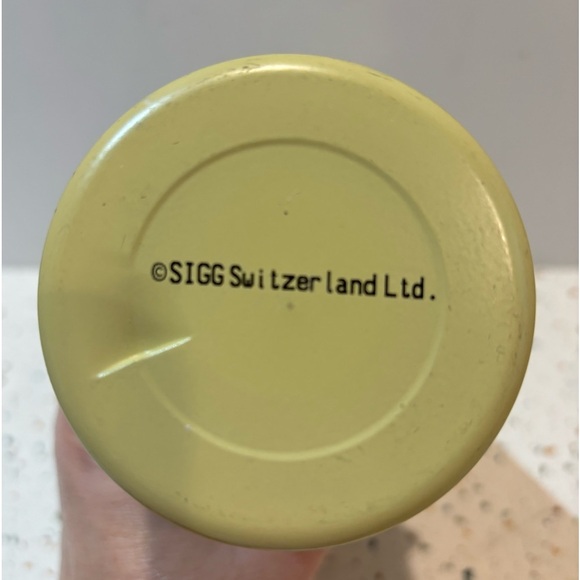 SIGG Switzerland Metal Water Bottle with Bird, Dragon & Flower Design Cold Only - Picture 6 of 8